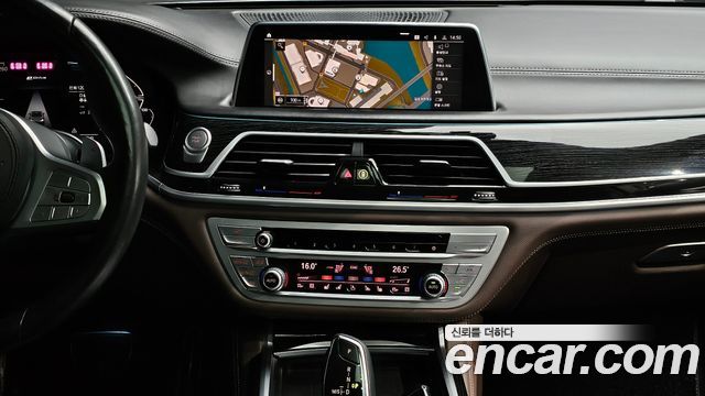 BMW 7 Series (G11) 745e iPerformance M Sport 2020 — фото 15