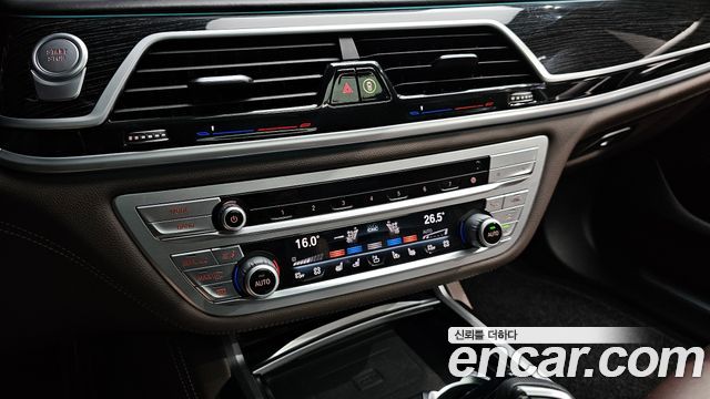 BMW 7 Series (G11) 745e iPerformance M Sport 2020 — фото 28
