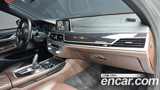 BMW 7 Series (G11) 745e iPerformance M Sport 2020 — фото 30