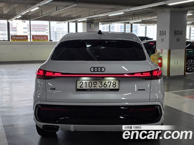 Audi Q5 (80A) 40 TFSI Quattro Sportback S Line 2025 — фото 3