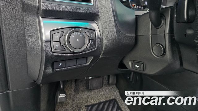 Ford Explorer 2.3 Limited 4WD 5th 2016 — фото 15