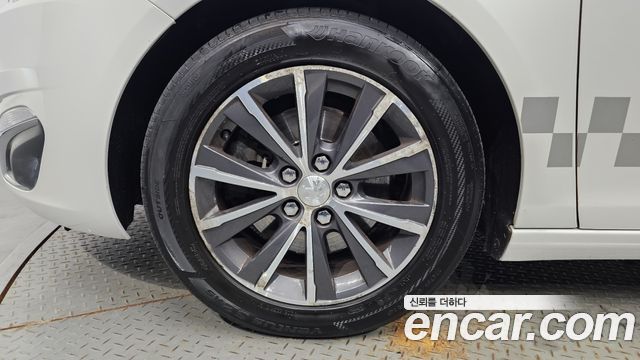 Peugeot 308SW (II) 2.0 BlueHDi Allure 2015 — фото 5