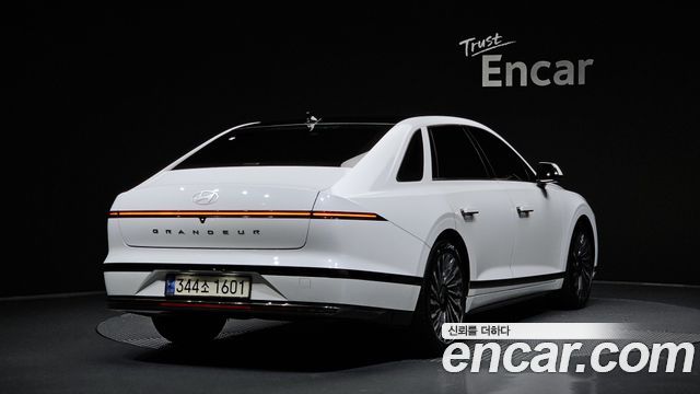 Hyundai Grandeur (GN7) 2,5 Gasoline 2WD Calligraphy 2023 — фото 2