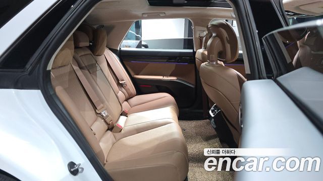 Hyundai Grandeur (GN7) 2,5 Gasoline 2WD Calligraphy 2023 — фото 15
