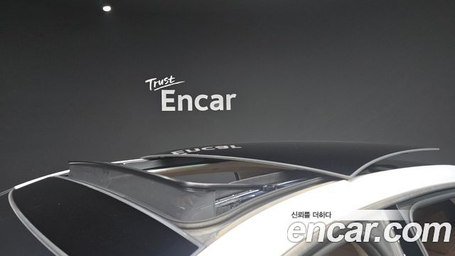 Hyundai Grandeur (GN7) 2,5 Gasoline 2WD Calligraphy 2023 — фото 23
