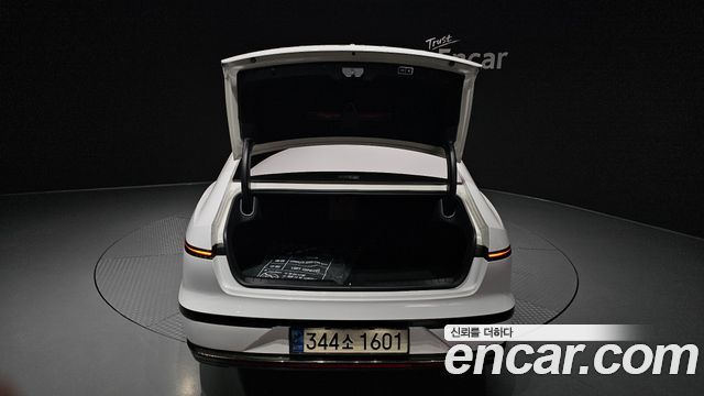 Hyundai Grandeur (GN7) 2,5 Gasoline 2WD Calligraphy 2023 — фото 24