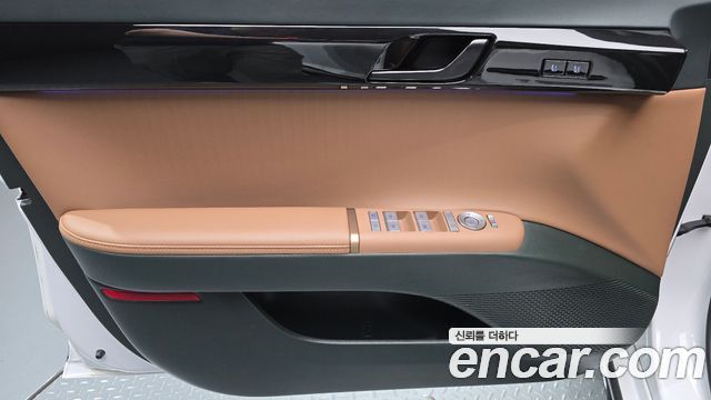 Hyundai Grandeur (GN7) 2,5 Gasoline 2WD Calligraphy 2023 — фото 30