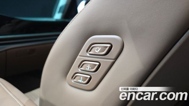 Hyundai Grandeur (GN7) 2,5 Gasoline 2WD Calligraphy 2023 — фото 35