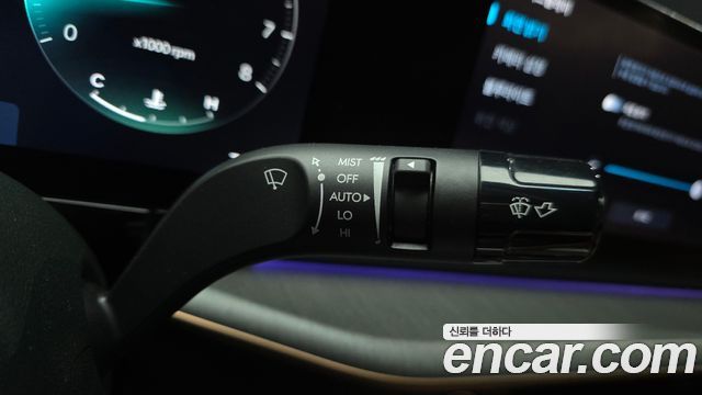 Hyundai Grandeur (GN7) 2,5 Gasoline 2WD Calligraphy 2023 — фото 38