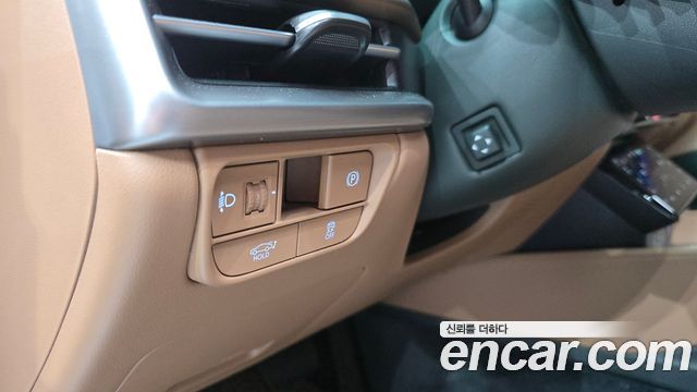 Hyundai Grandeur (GN7) 2,5 Gasoline 2WD Calligraphy 2023 — фото 42