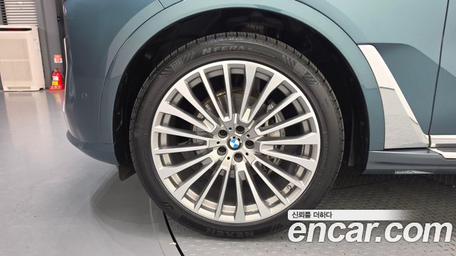 BMW X7 (G07) xDrive 40i Design Pure Excellence 7-Seater 2023 — фото 5