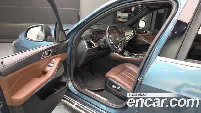 BMW X7 (G07) xDrive 40i Design Pure Excellence 7-Seater 2023 — фото 10