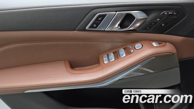 BMW X7 (G07) xDrive 40i Design Pure Excellence 7-Seater 2023 — фото 24