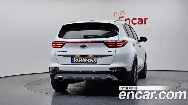 Kia Sportage The Bold Diesel 2.0 4WD Signature 2021 — фото 4