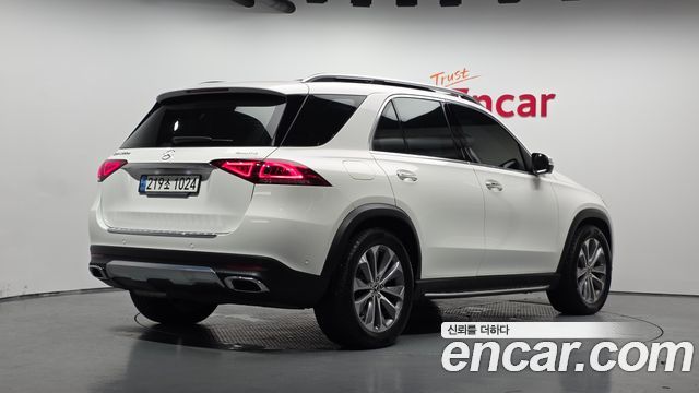 Mercedes-Benz GLE-Class (W167) GLE300d 4MATIC 2023 — фото 2