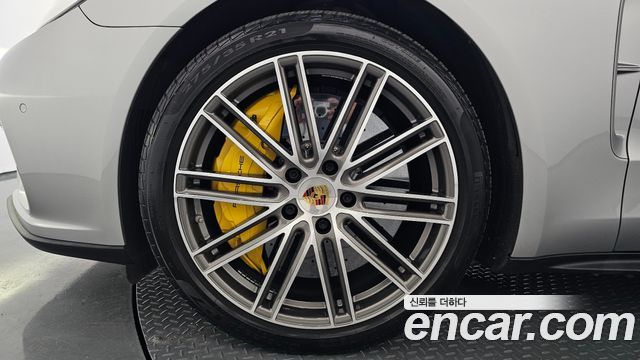 Porsche Panamera (971) 4.0 Turbo 2018 — фото 5