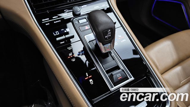 Porsche Panamera (971) 4.0 Turbo 2018 — фото 9