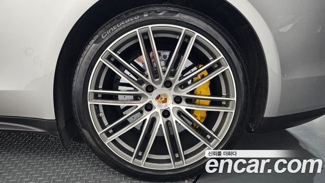 Porsche Panamera (971) 4.0 Turbo 2018 — фото 21