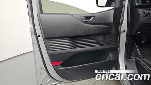 Hyundai Staria Cargo 5-Seater Modern 2022 — фото 24