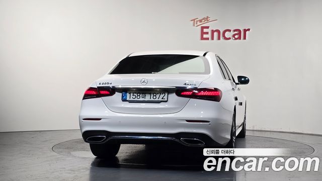 Mercedes-Benz E-Class (W213) E220d 4MATIC AMG Line 2021 — фото 4