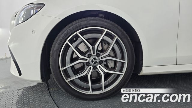 Mercedes-Benz E-Class (W213) E220d 4MATIC AMG Line 2021 — фото 5