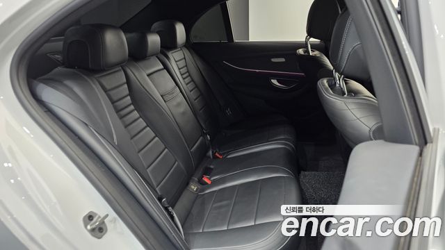 Mercedes-Benz E-Class (W213) E220d 4MATIC AMG Line 2021 — фото 11