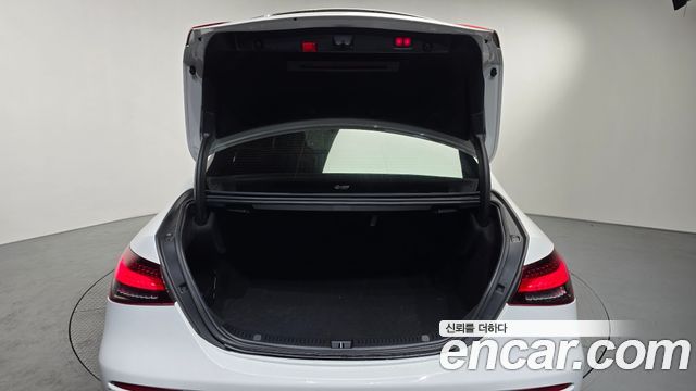Mercedes-Benz E-Class (W213) E220d 4MATIC AMG Line 2021 — фото 18