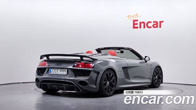 Audi R8 5.2 V10 Spyder 2012 — фото 2