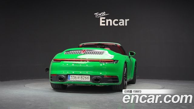 Porsche 911 (992) Carrera 4 Cabriolet 2021 — фото 4