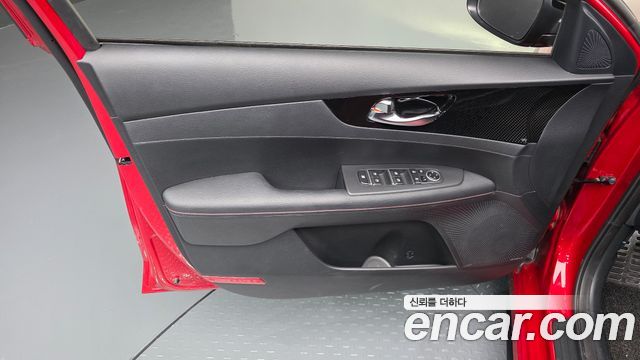Kia K3 (II) 1.6 Turbo GT 5Door Signature 2023 — фото 24