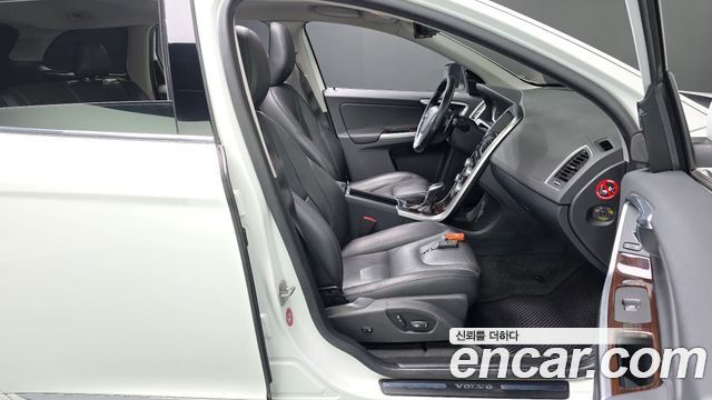 Volvo XC60 D4 1st 2015 — фото 11