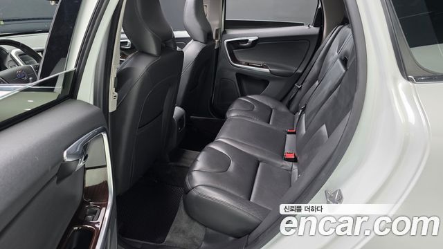 Volvo XC60 D4 1st 2015 — фото 12
