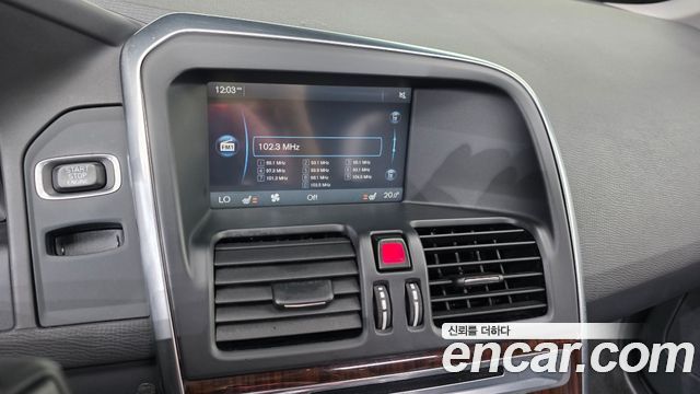 Volvo XC60 D4 1st 2015 — фото 14