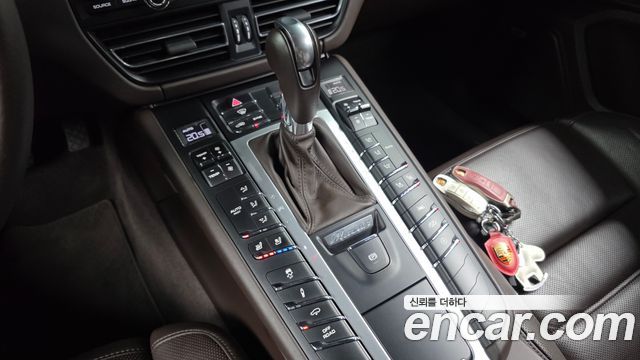 Porsche Macan 2.9 GTS 95B 2020 — фото 9