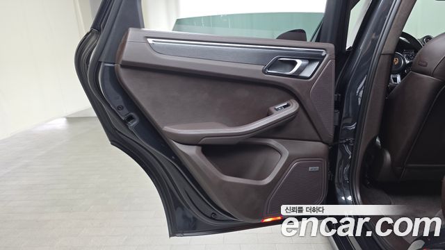 Porsche Macan 2.9 GTS 95B 2020 — фото 25
