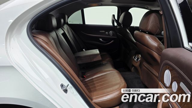 Mercedes-Benz E-Class (W213) E300e Exclusive 2019 — фото 12