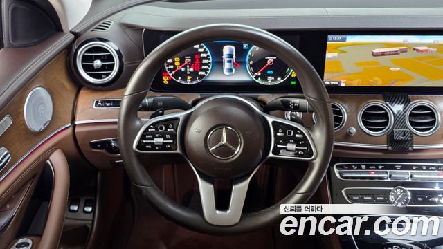 Mercedes-Benz E-Class (W213) E300e Exclusive 2019 — фото 13