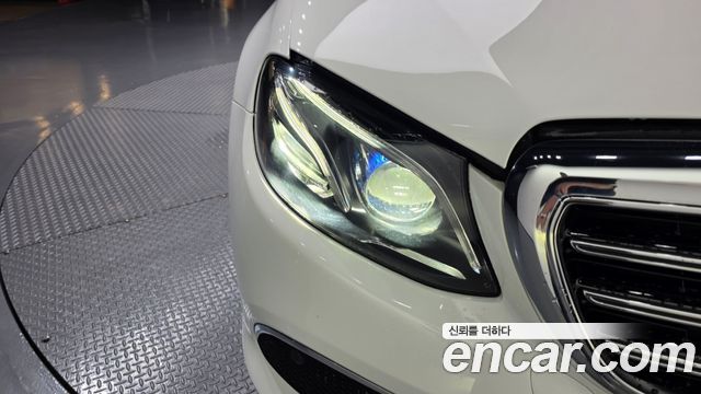 Mercedes-Benz E-Class (W213) E300e Exclusive 2019 — фото 22