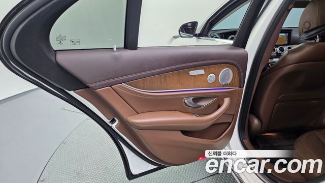 Mercedes-Benz E-Class (W213) E300e Exclusive 2019 — фото 25