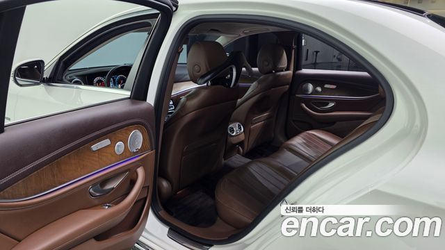 Mercedes-Benz E-Class (W213) E300e Exclusive 2019 — фото 26