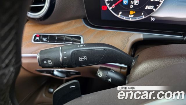Mercedes-Benz E-Class (W213) E300e Exclusive 2019 — фото 37