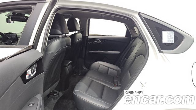 Kia K3 (II) 1.6 Prestige 2023 — фото 12