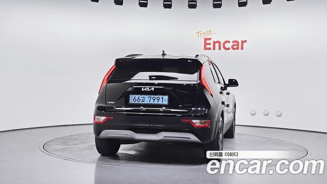 Kia Niro EV Air 2023 — фото 4
