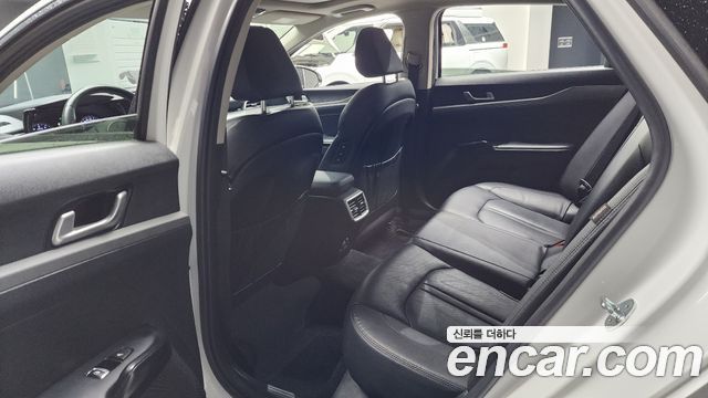 Kia K5 (III) 2.0 Prestige 2022 — фото 26