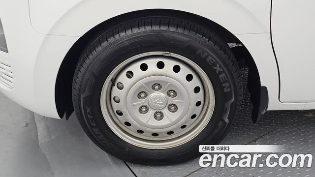 Hyundai Staria Cargo 5-Seater Smart 2023 — фото 5