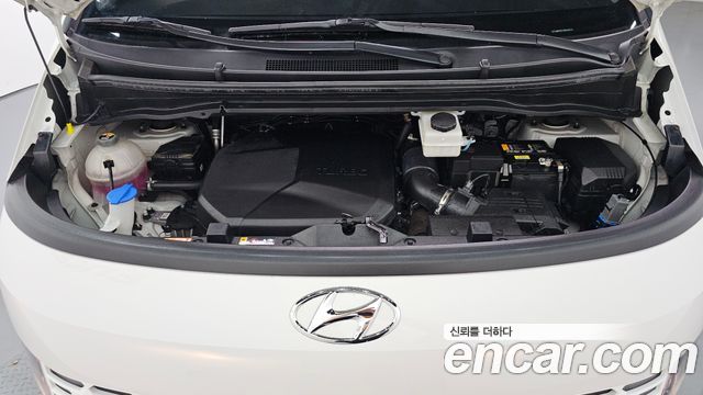 Hyundai Staria Cargo 5-Seater Smart 2023 — фото 6