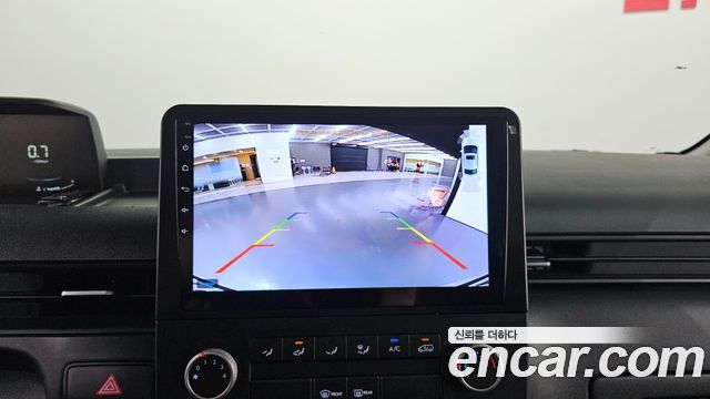 Hyundai Staria Cargo 5-Seater Smart 2023 — фото 13