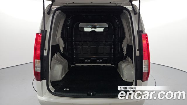 Hyundai Staria Cargo 5-Seater Smart 2023 — фото 20