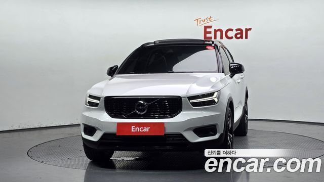 Volvo XC40 B4 R-Design 2021 — фото 3