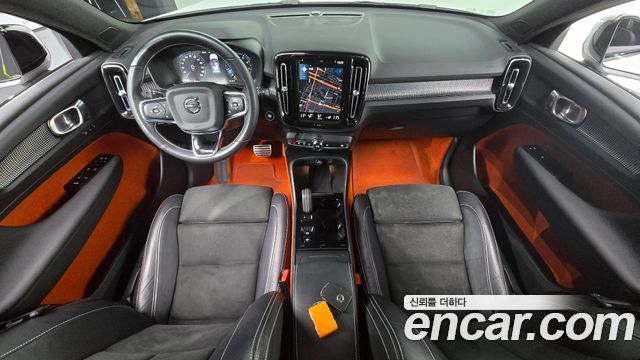 Volvo XC40 B4 R-Design 2021 — фото 7